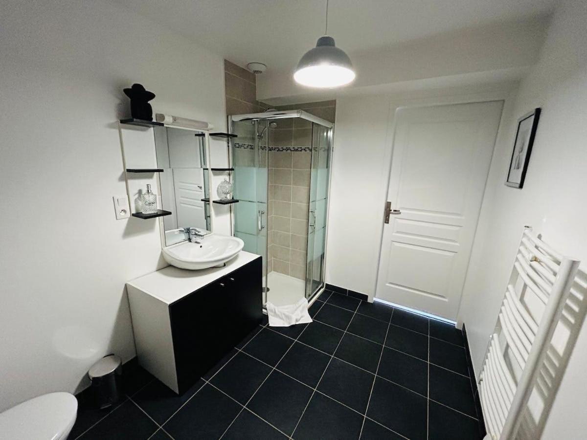 Apartamento Doyen 2 - Reposant - Proche Centre Reims Exterior foto